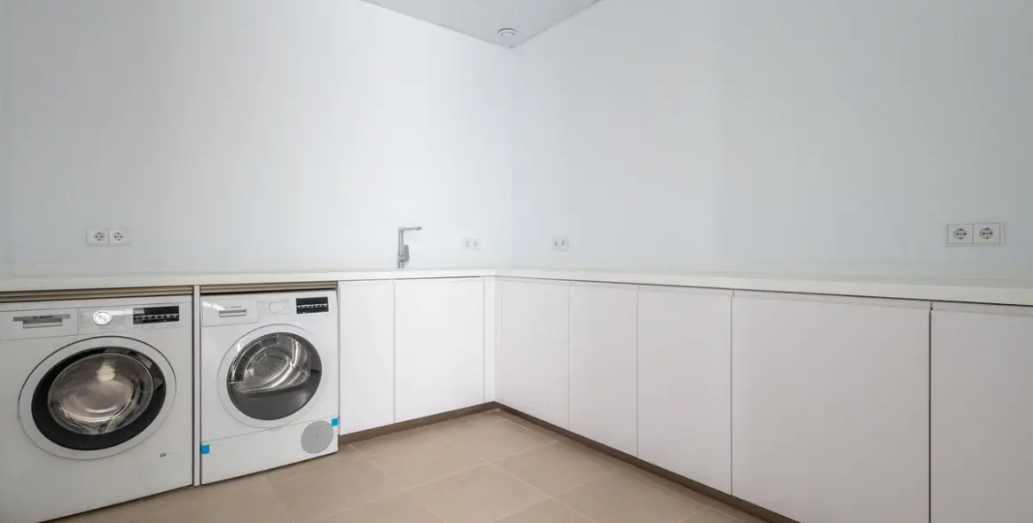 Sale of detached villa in The Golden Mile 24