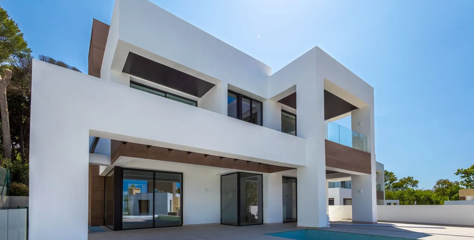 Sale of detached villa in The Golden Mile 2
