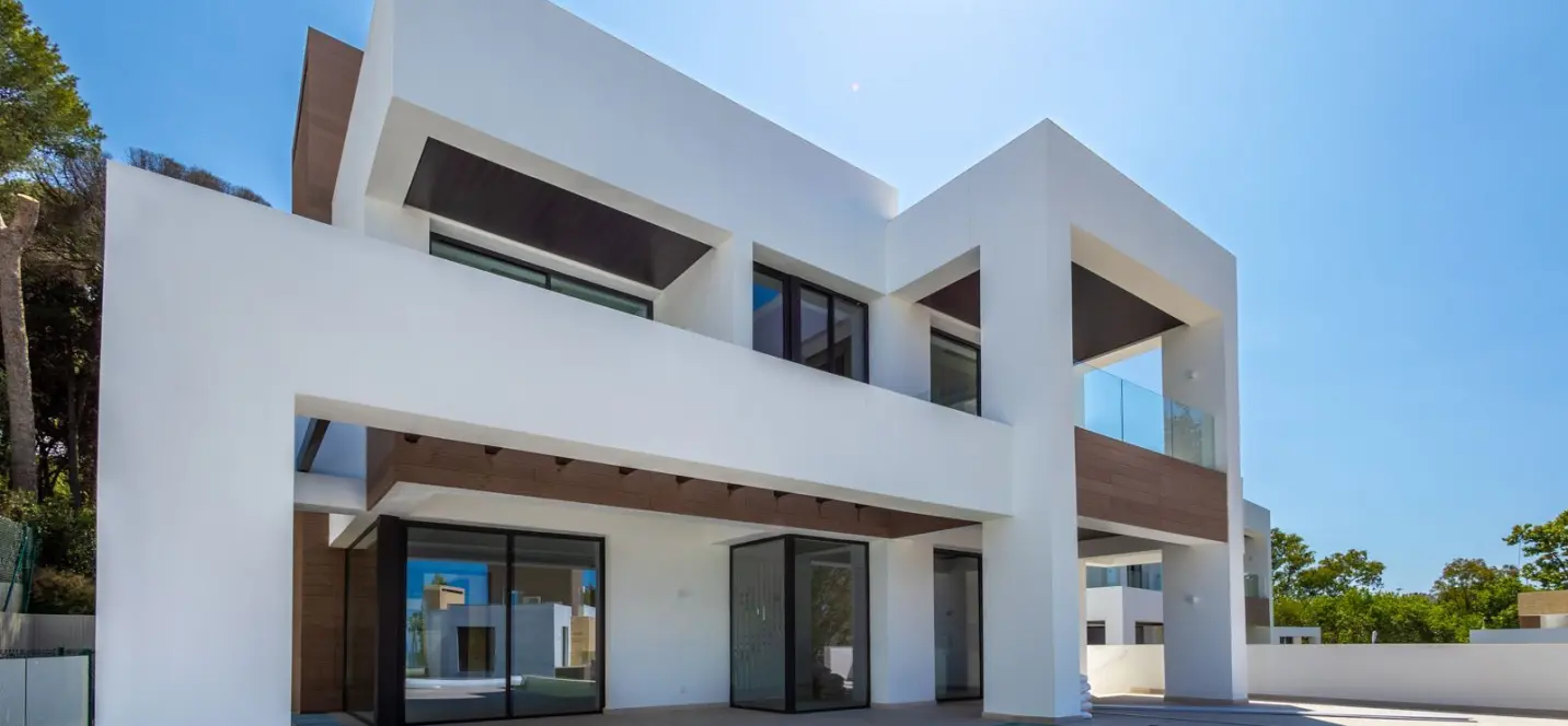 Sale of detached villa in The Golden Mile 1
