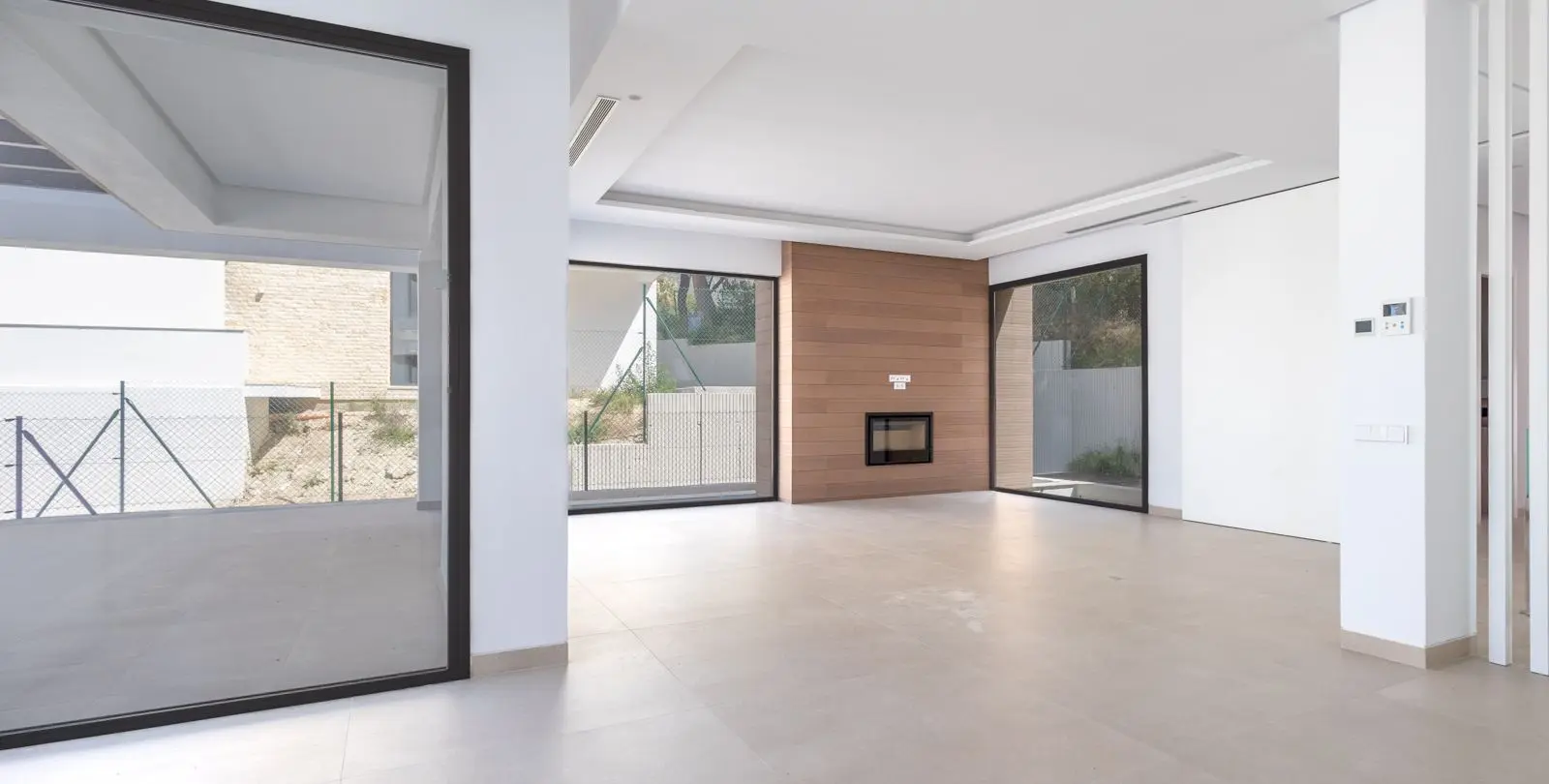 Sale of detached villa in The Golden Mile 7