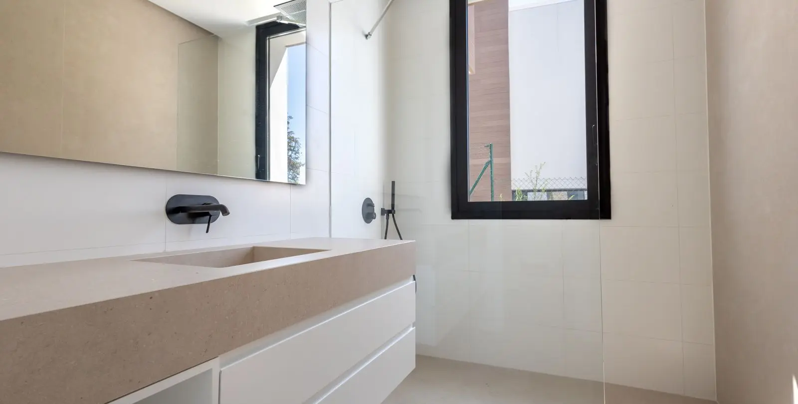 Sale of detached villa in The Golden Mile 12