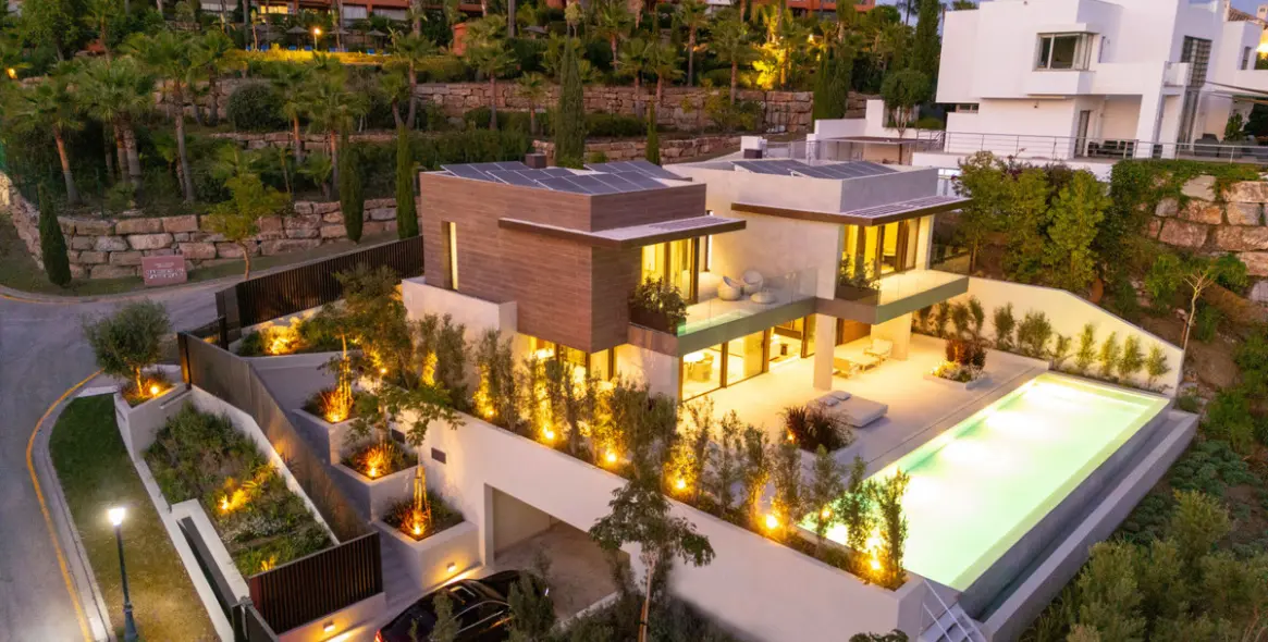 Sale of detached villa in Los Flamingos 39