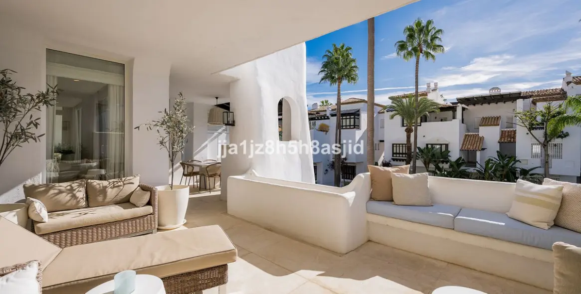 Продажа апартаментов на среднем этаже в The Golden Mile 8