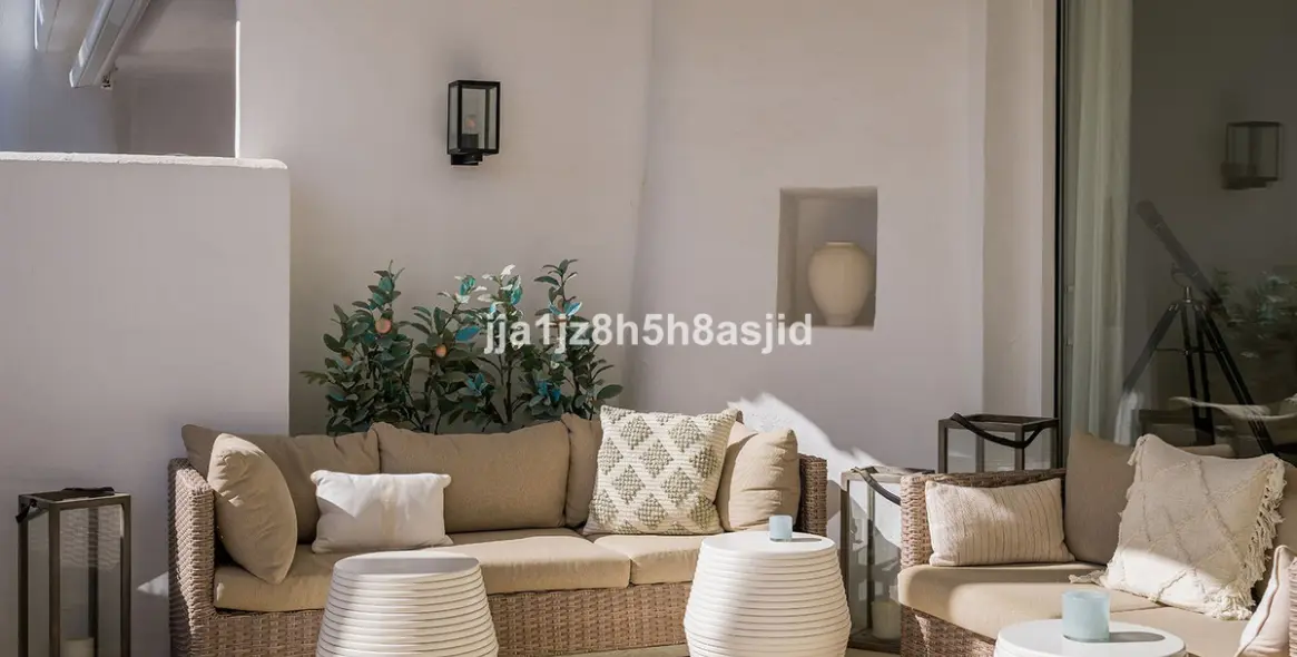 Продажа апартаментов на среднем этаже в The Golden Mile 10
