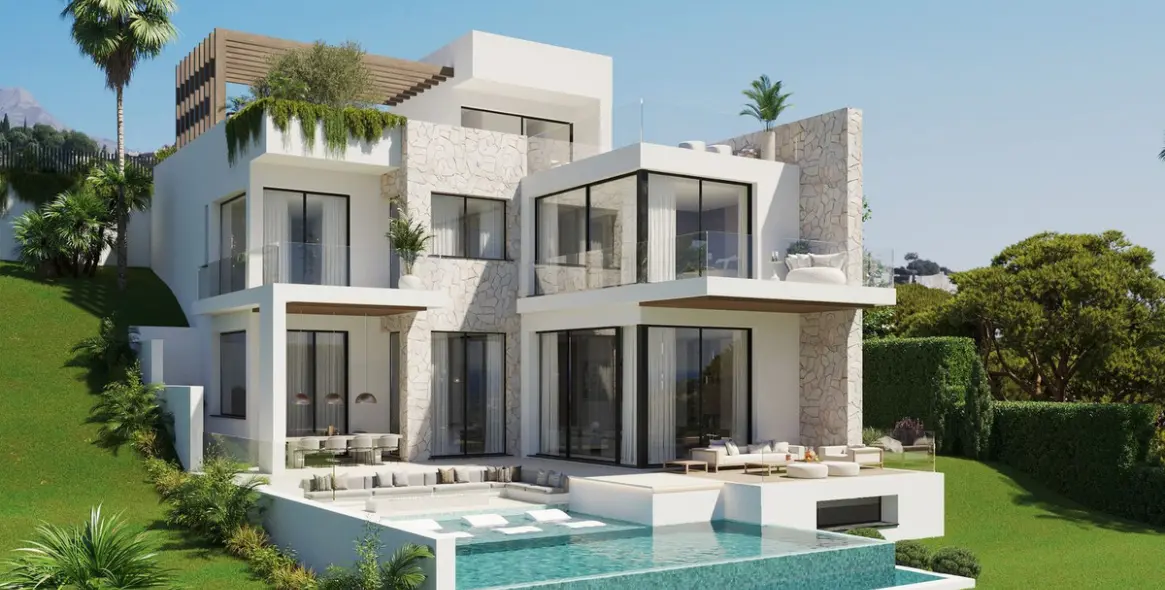 Sale of detached villa in Elviria 1