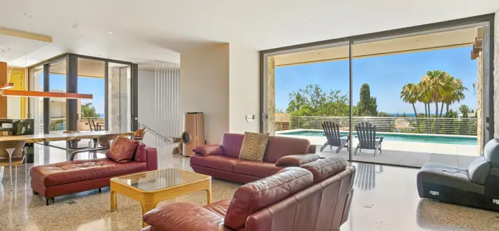 Sale of detached villa in Elviria 4