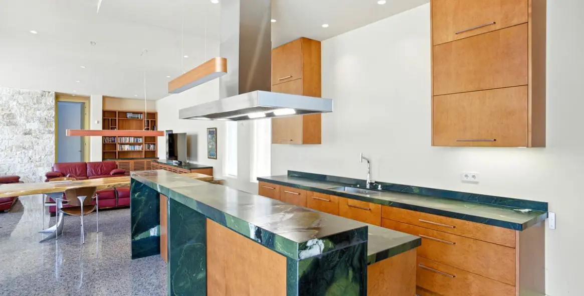 Sale of detached villa in Elviria 6