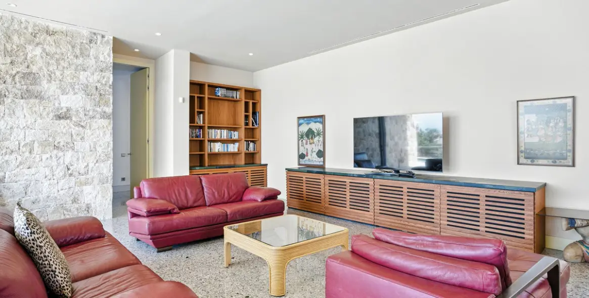 Sale of detached villa in Elviria 9