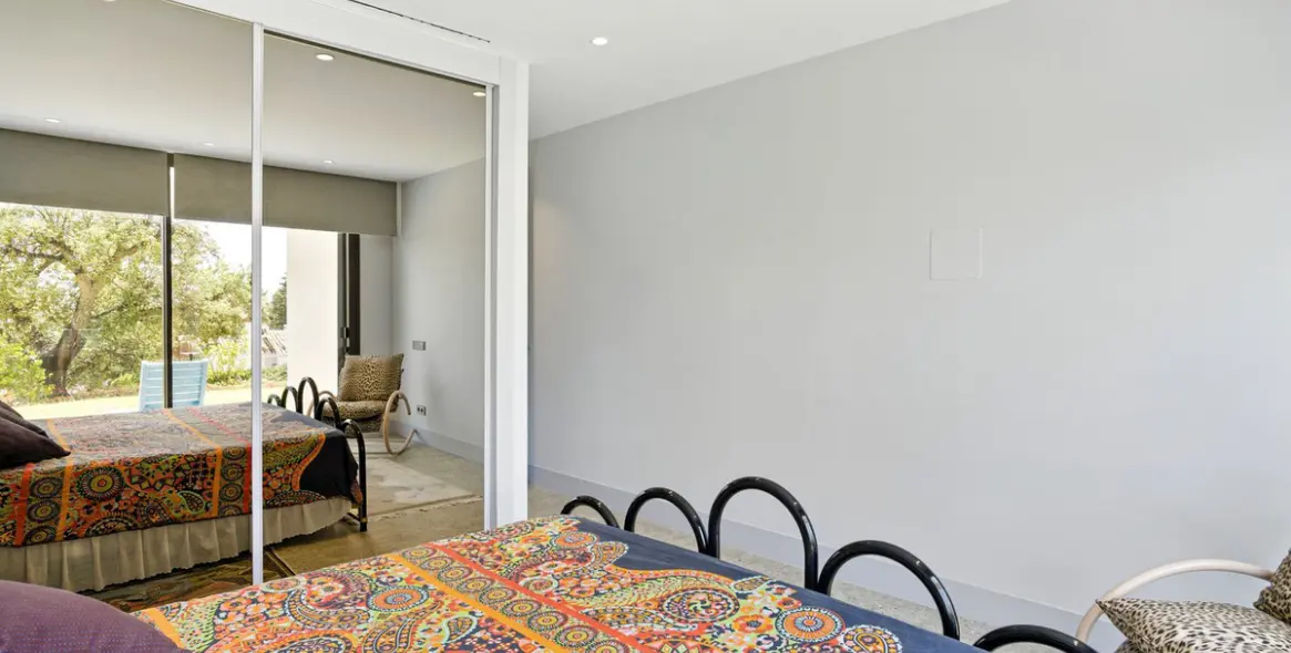 Sale of detached villa in Elviria 36