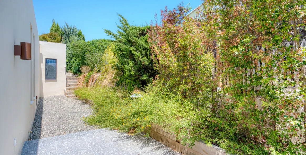 Sale of detached villa in Elviria 38