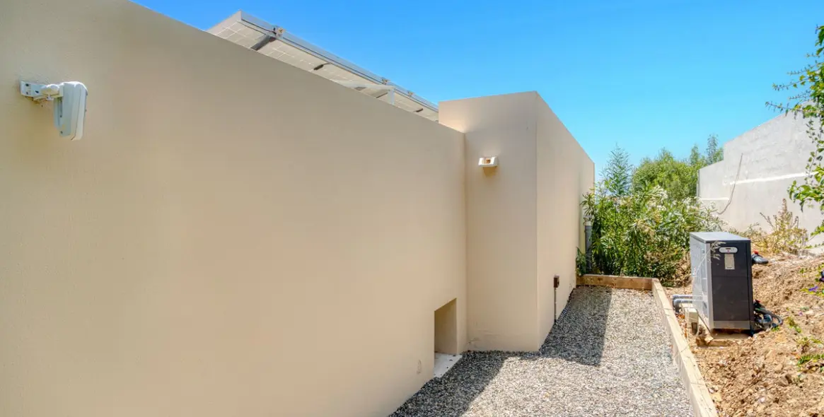 Sale of detached villa in Elviria 39