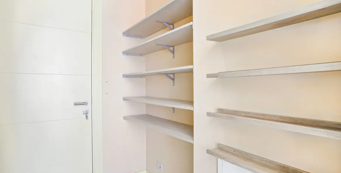 Sale of detached villa in Elviria 42