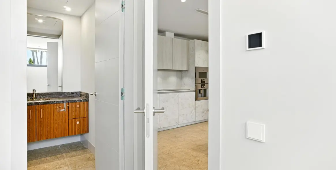 Sale of detached villa in Elviria 51