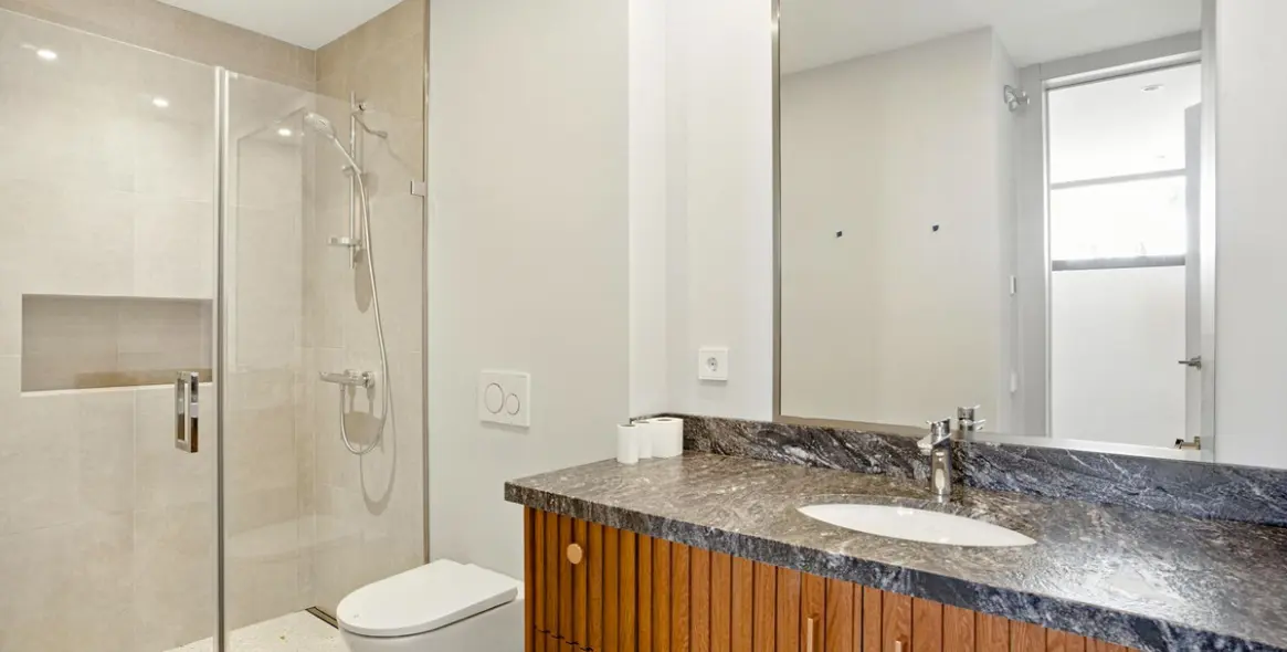 Sale of detached villa in Elviria 52