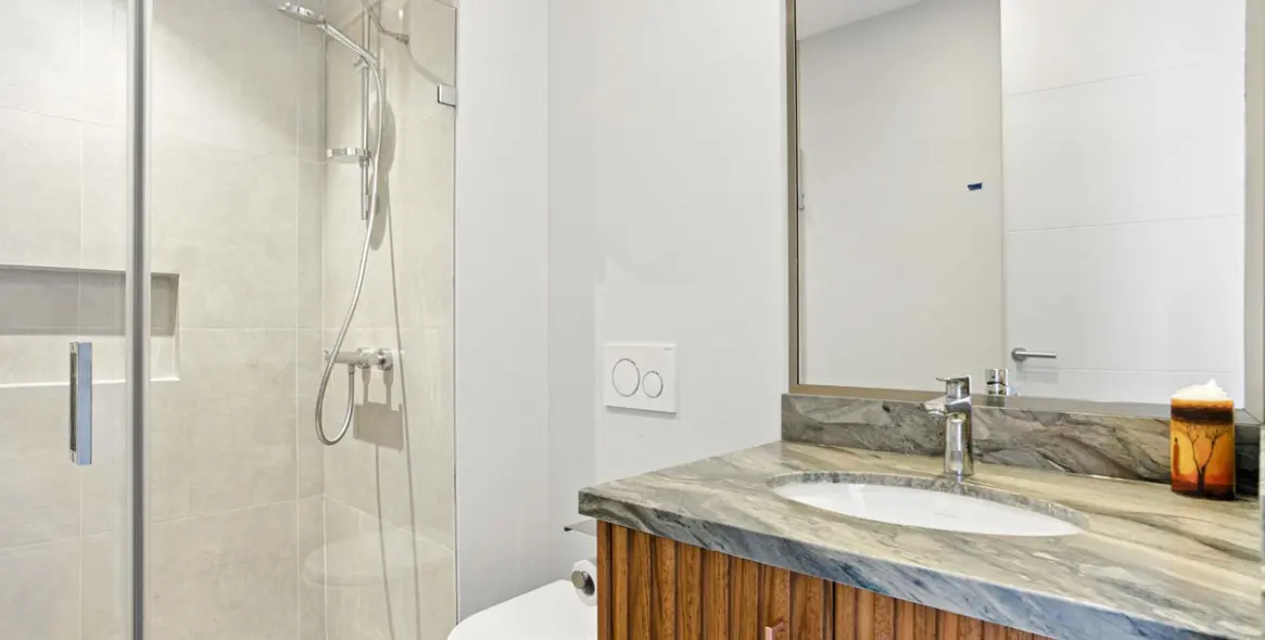 Sale of detached villa in Elviria 53