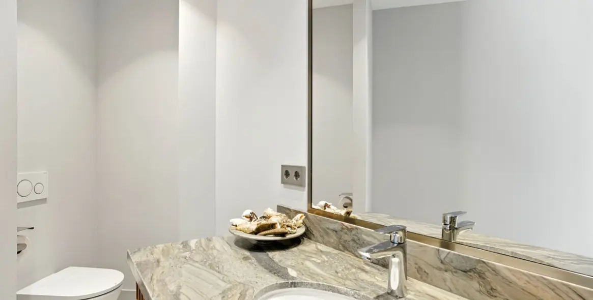 Sale of detached villa in Elviria 59