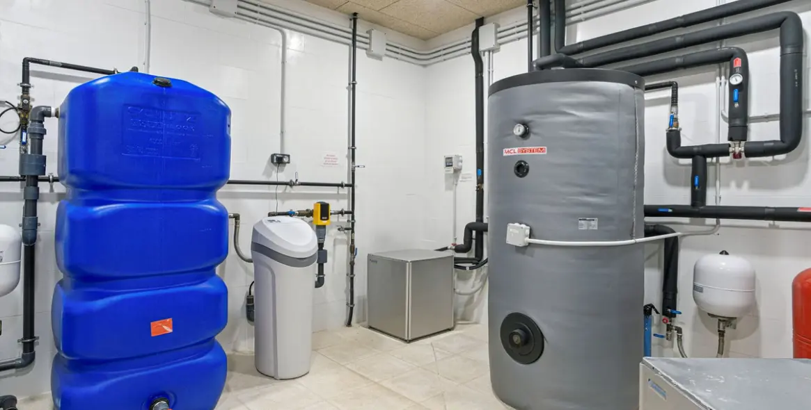 Sale of detached villa in Elviria 63