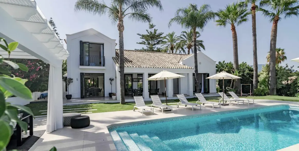 Long-term rent of detached villa in Nueva Andalucía 1