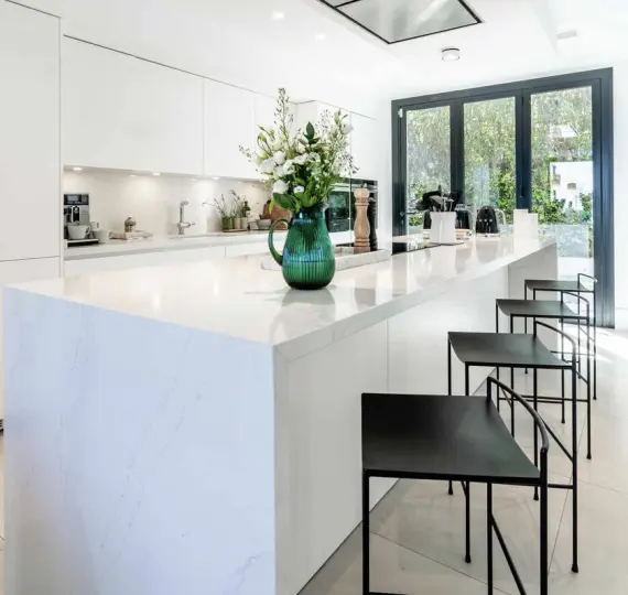 Long-term rent of detached villa in Nueva Andalucía