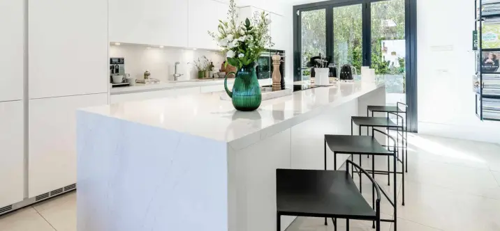 Long-term rent of detached villa in Nueva Andalucía 1