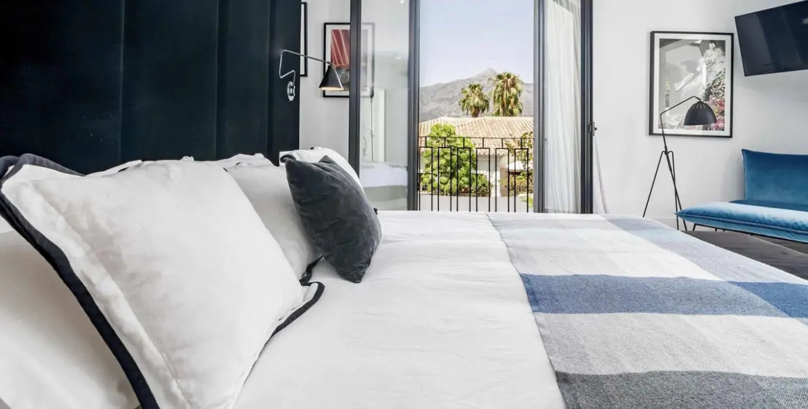 Long-term rent of detached villa in Nueva Andalucía 10