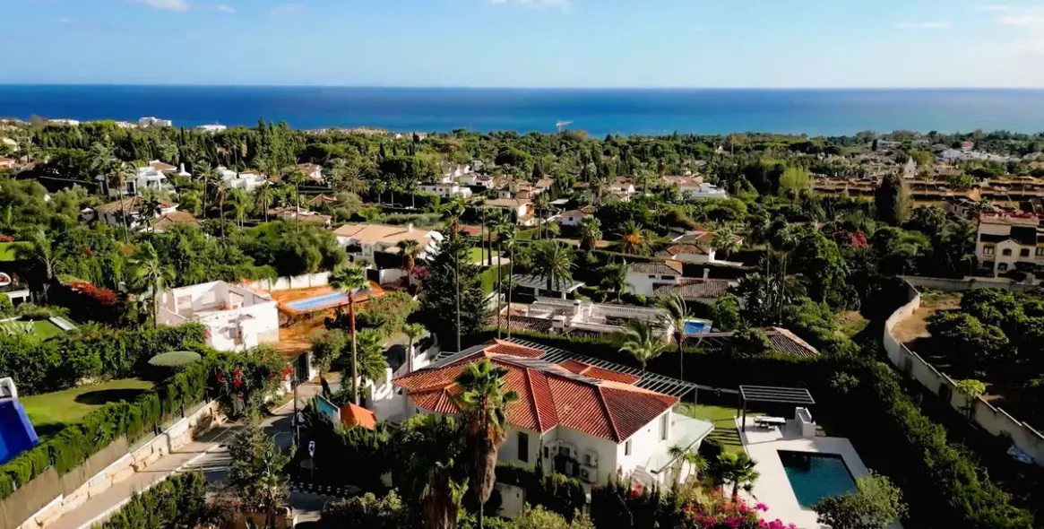 Sale of detached villa in The Golden Mile 6