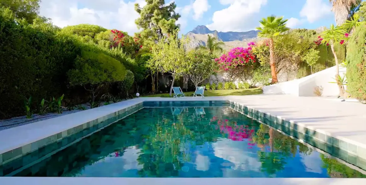 Sale of detached villa in The Golden Mile 9