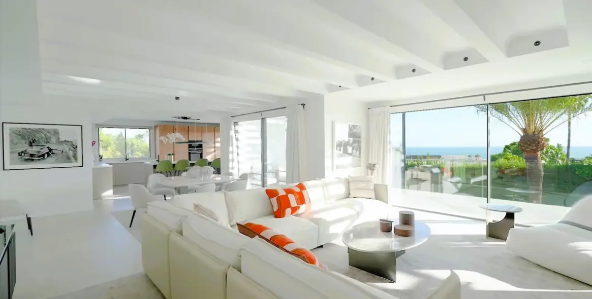 Sale of detached villa in The Golden Mile 14