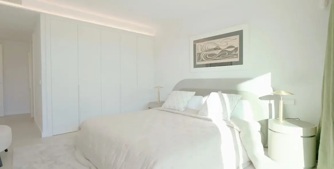 Sale of detached villa in The Golden Mile 20