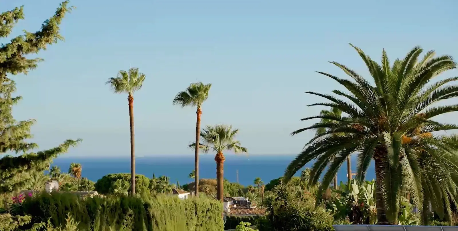Sale of detached villa in The Golden Mile 2