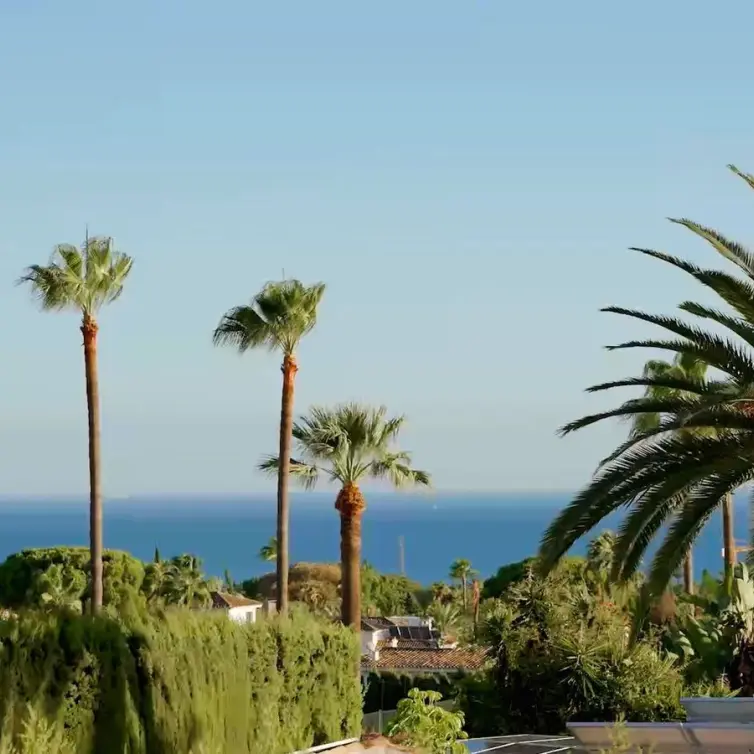 Sale of detached villa in The Golden Mile