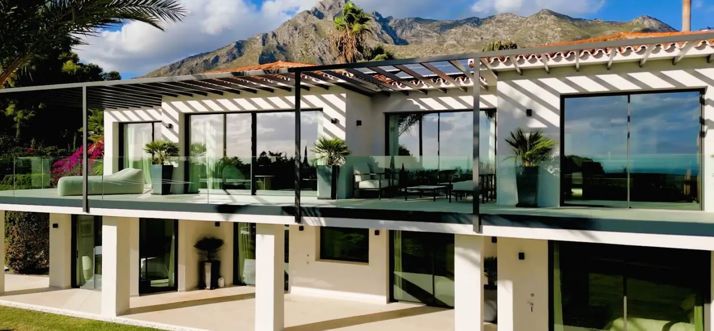 Sale of detached villa in The Golden Mile 3