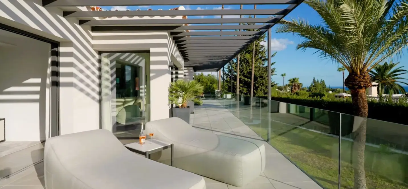 Sale of detached villa in The Golden Mile 4