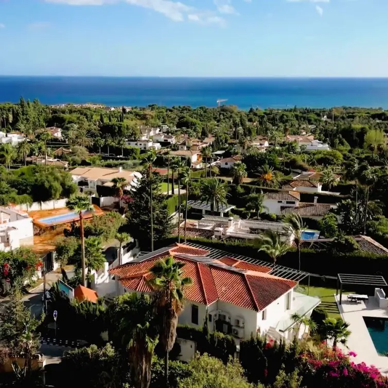 Sale of detached villa in The Golden Mile