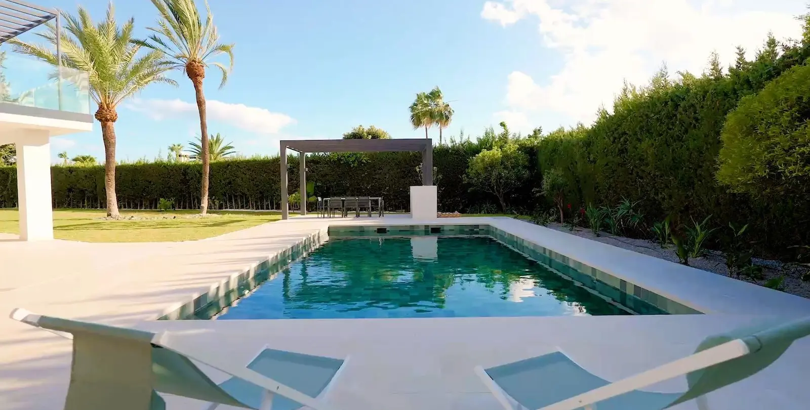 Sale of detached villa in The Golden Mile 10