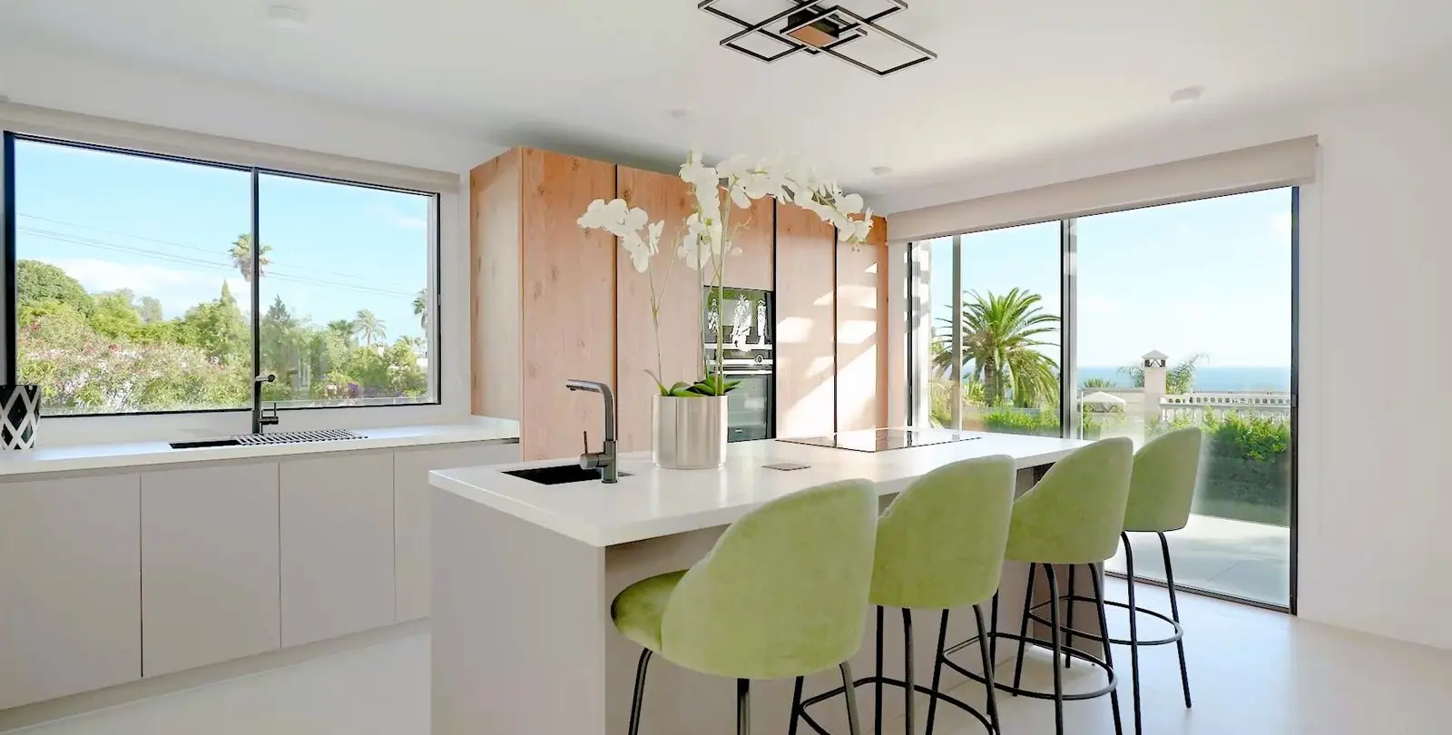 Sale of detached villa in The Golden Mile 17