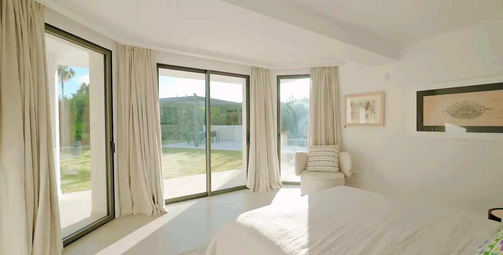 Sale of detached villa in The Golden Mile 25
