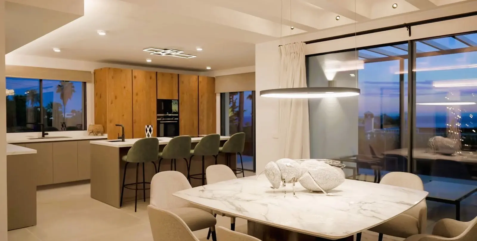 Sale of detached villa in The Golden Mile 28