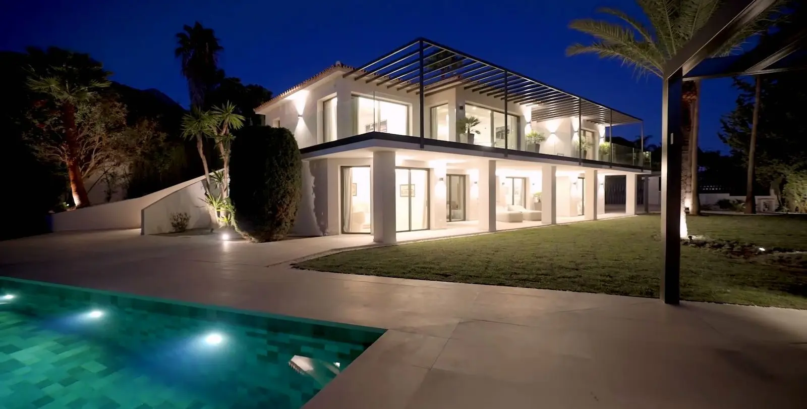 Sale of detached villa in The Golden Mile 36