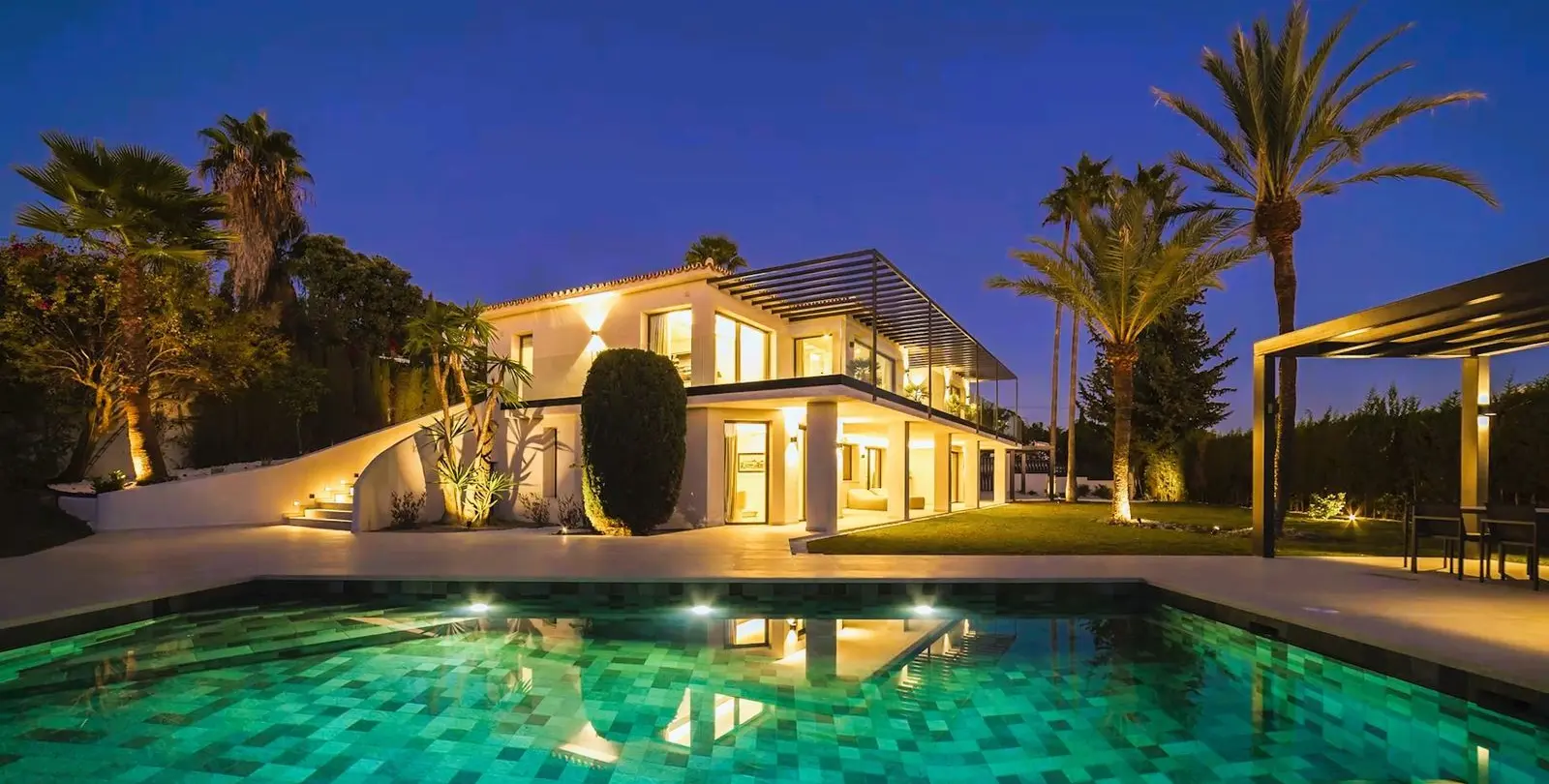 Sale of detached villa in The Golden Mile 37
