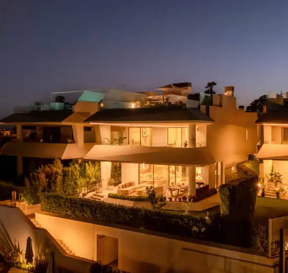 Venta de villa independiente en Nueva Andalucía