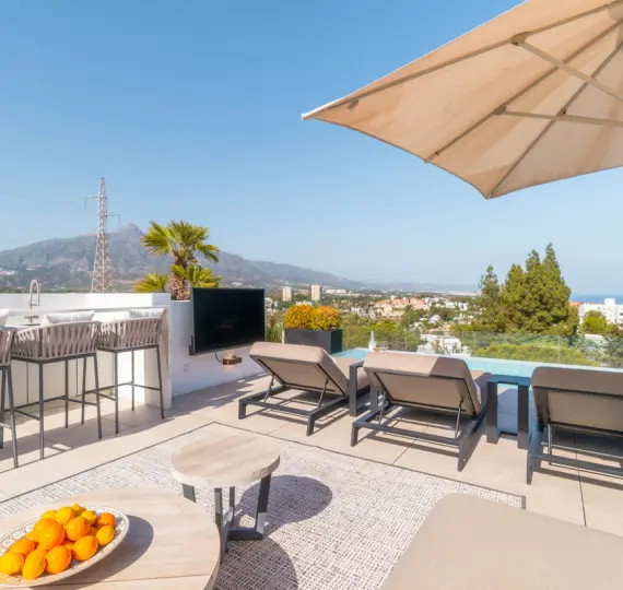 Venta de villa independiente en Nueva Andalucía