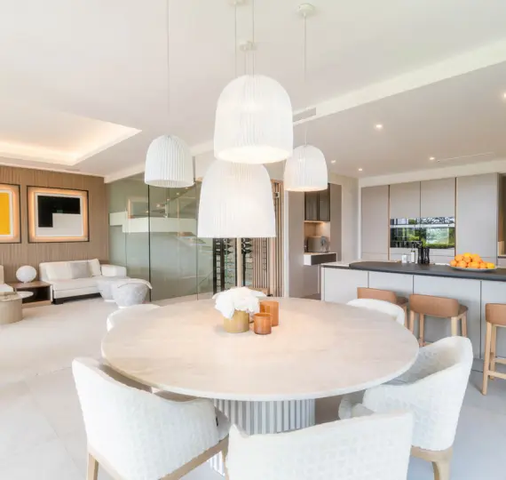 Venta de villa independiente en Nueva Andalucía