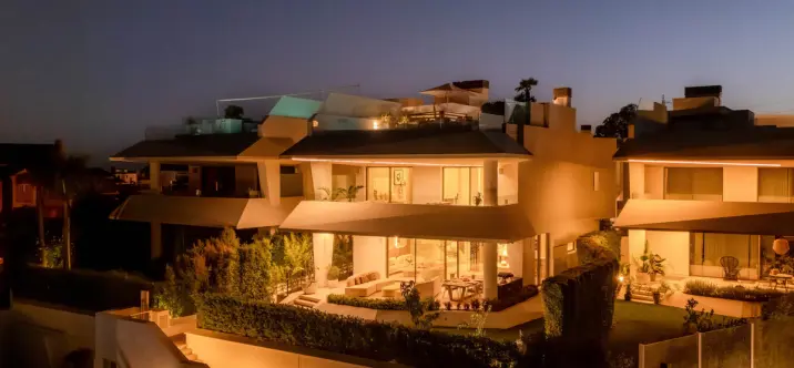 Venta de villa independiente en Nueva Andalucía 0