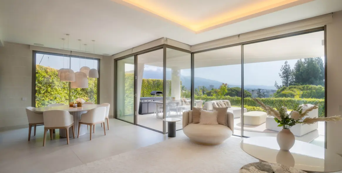 Sale of detached villa in Nueva Andalucía 11