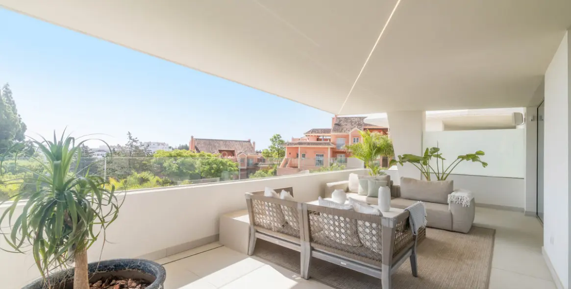 Venta de villa independiente en Nueva Andalucía 30