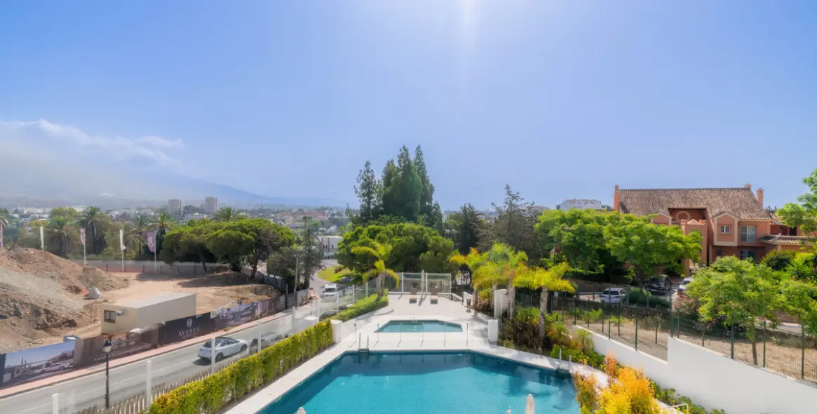 Venta de villa independiente en Nueva Andalucía 32