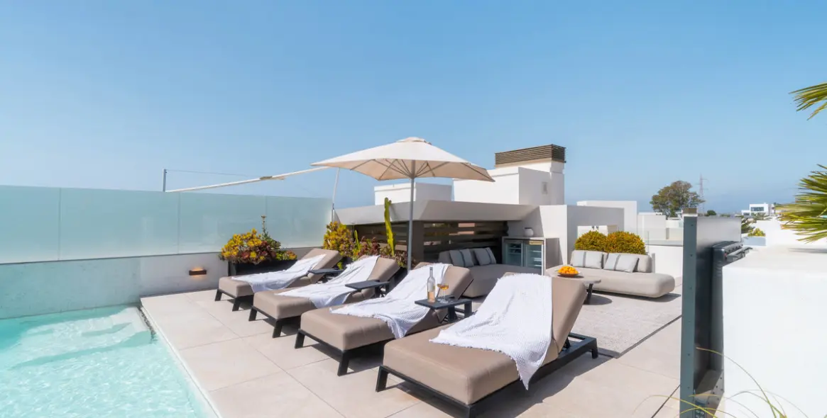 Venta de villa independiente en Nueva Andalucía 49