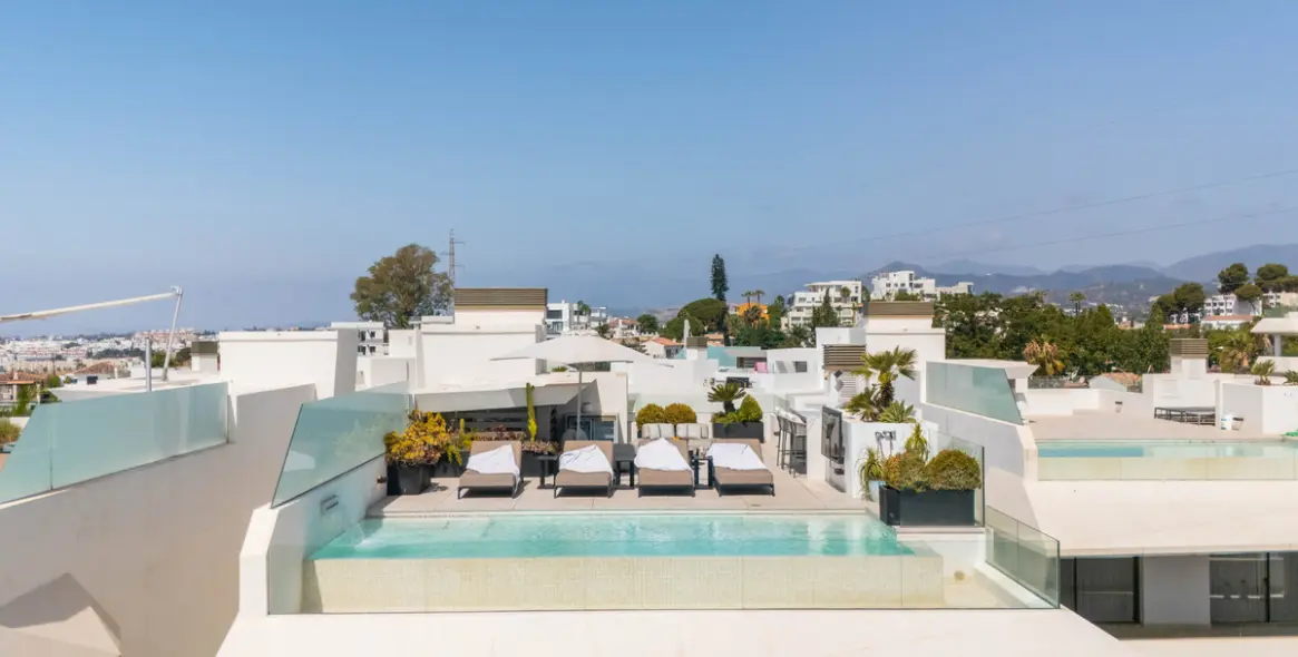 Venta de villa independiente en Nueva Andalucía 57