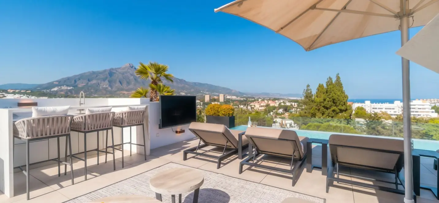 Sale of detached villa in Nueva Andalucía 0